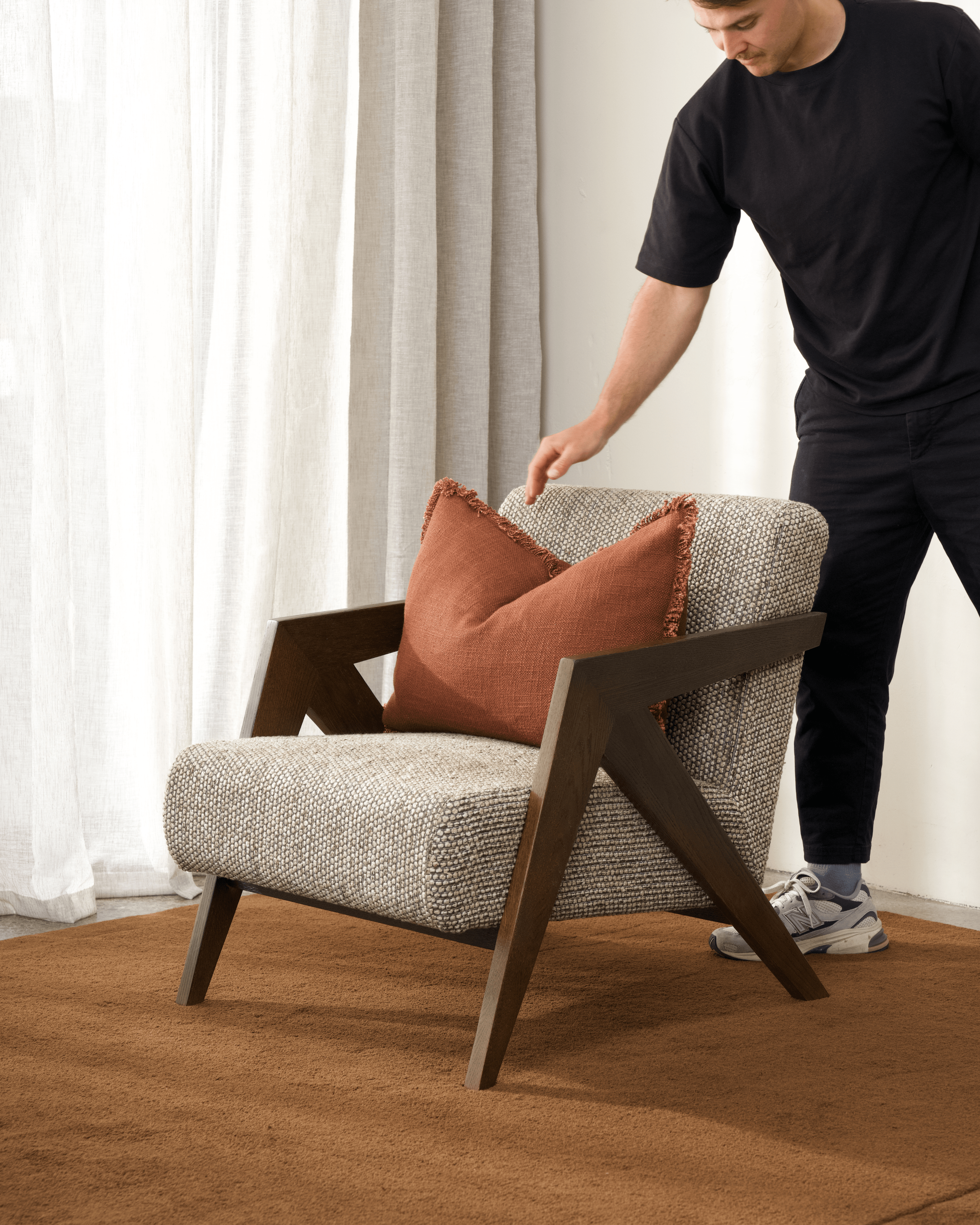 Dos Chair
