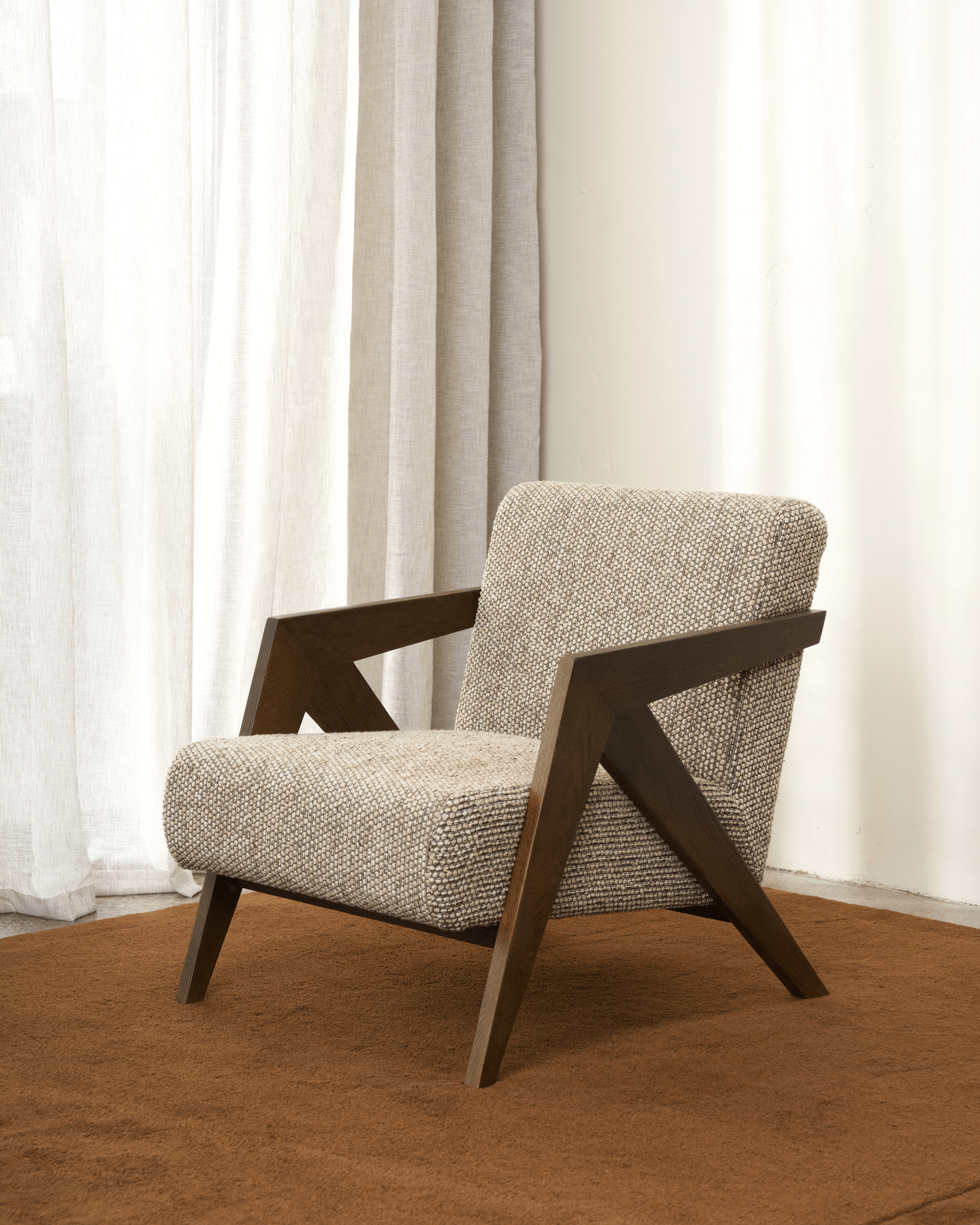 Dos Chair
